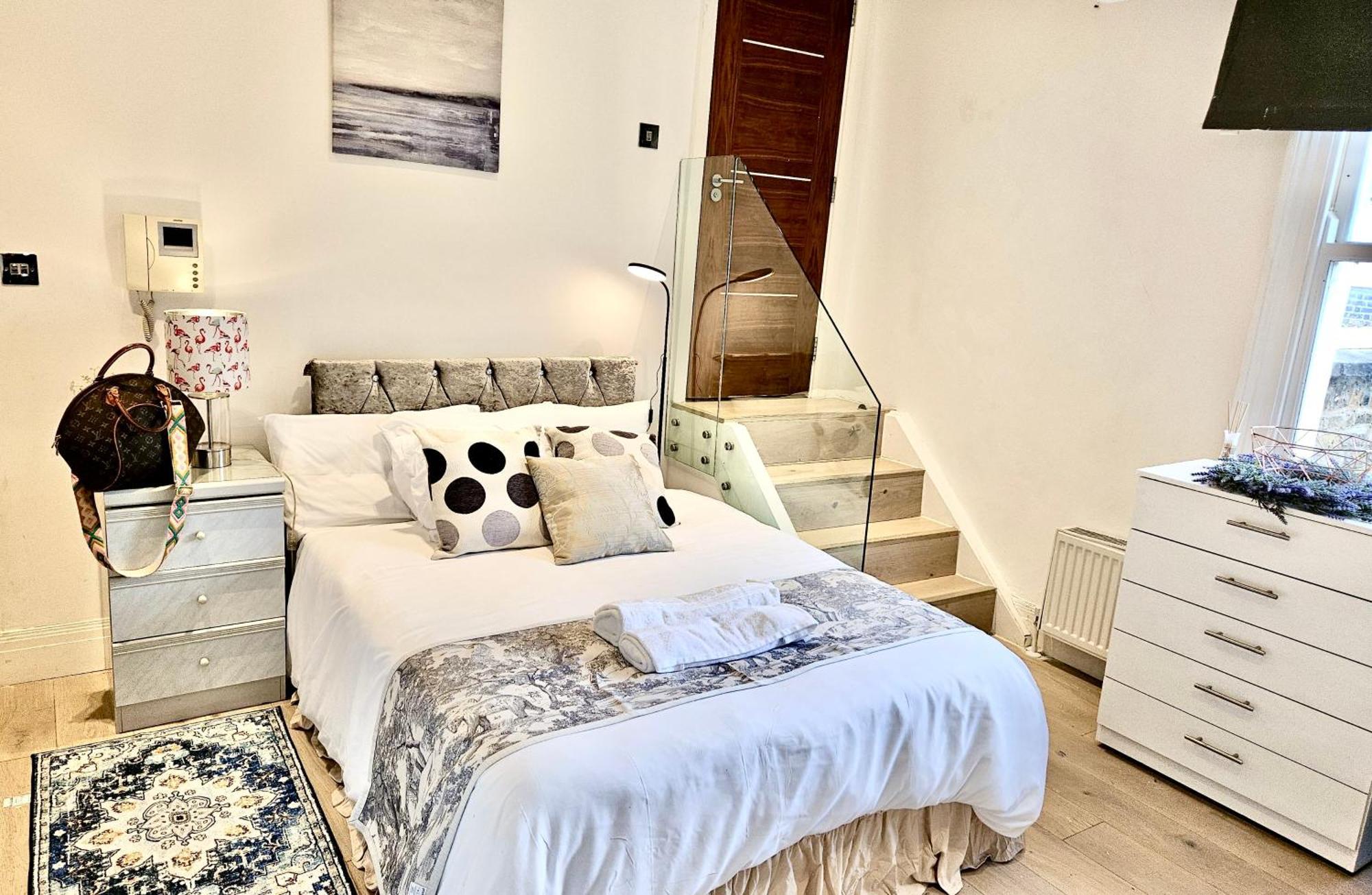 Entire In Apartment