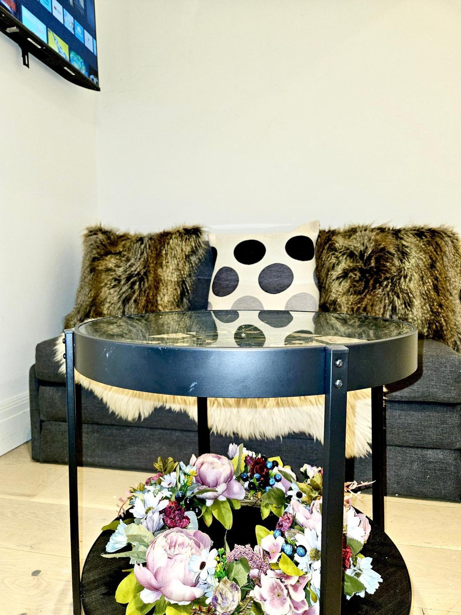 Entire In Apartment London